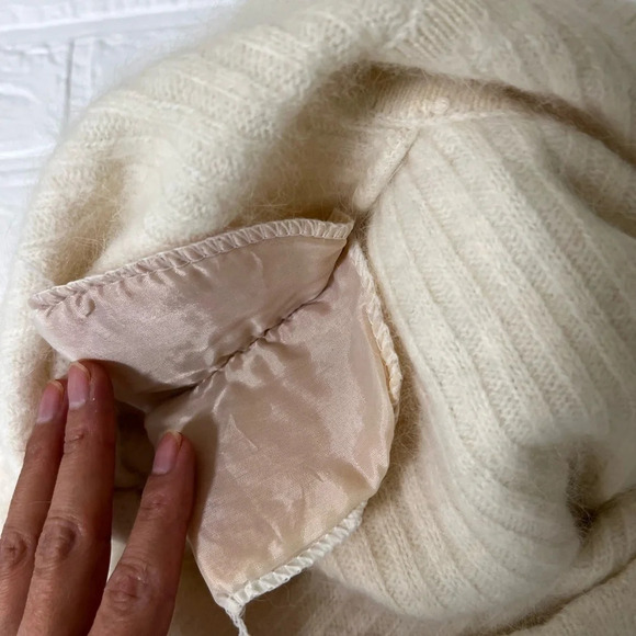 Michelle Nichol Turtleneck Sweater Size Small - Picture 5 of 9